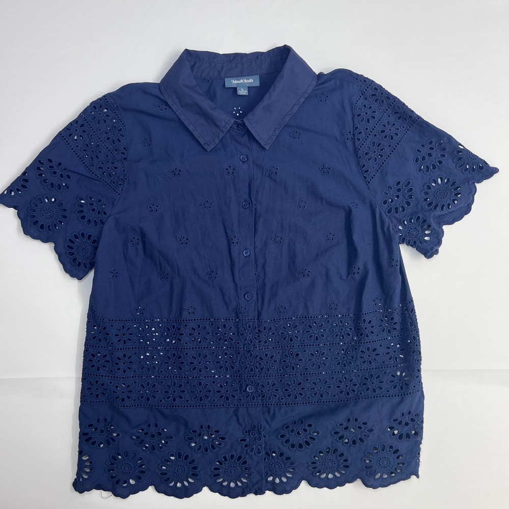 ModCloth Eyelet Button Down Shirt Womens Large Navy Blue Scalloped Short Sleeve